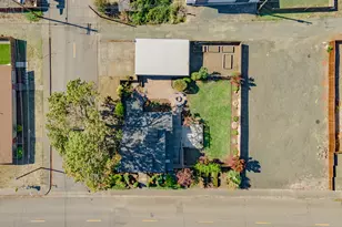 1021 Deal St, Junction City, OR 97448 - Photo 3