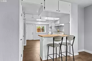 745 Dakota Ave, Medford, OR 97501 - Photo 11