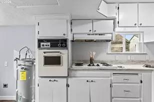 745 Dakota Ave, Medford, OR 97501 - Photo 15