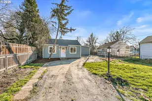 745 Dakota Ave, Medford, OR 97501 - Photo 1