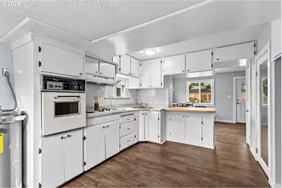 745 Dakota Ave, Medford, OR 97501 - Photo 13