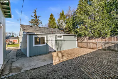 745 Dakota Ave, Medford, OR 97501 - Photo 5