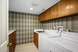 3320 SW 44th Ave, Portland, OR 97221 - Photo 41