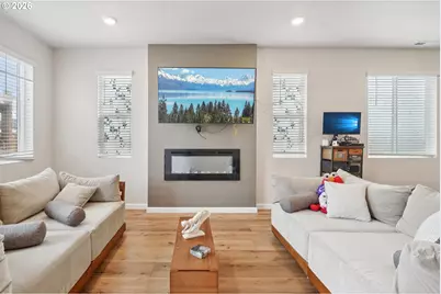 438 Greencrest St, Salem, OR 97301 - Photo 7