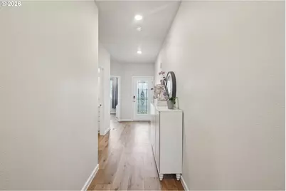 438 Greencrest St, Salem, OR 97301 - Photo 21