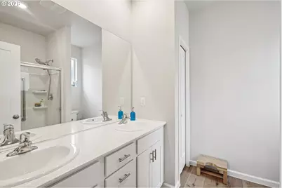 438 Greencrest St, Salem, OR 97301 - Photo 17