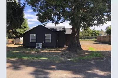 345 S 38th St, Springfield, OR 97478 - Photo 1