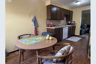 8 NW Mountain View Dr, Roseburg, OR 97471 - Photo 3