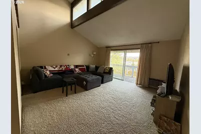 8 NW Mountain View Dr, Roseburg, OR 97471 - Photo 5