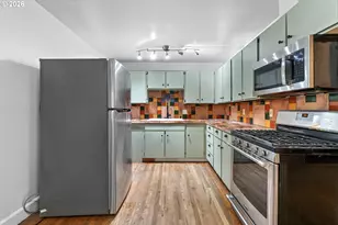 12904 NE Wasco St, Portland, OR 97230 - Photo 9