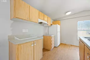 1437 SW 37th St, Pendleton, OR 97801 - Photo 13
