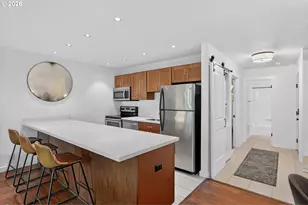 100 Kerr Pkwy, Lake Oswego, OR 97035 - Photo 3