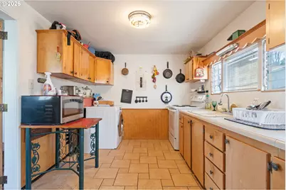 2064 Grant St, Eugene, OR 97405 - Photo 9