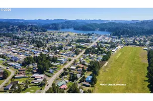 465 N 8th St, Lakeside, OR 97449 - Photo 3