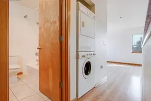 910 NW Naito Pkwy, Portland, OR 97209 - Photo 17