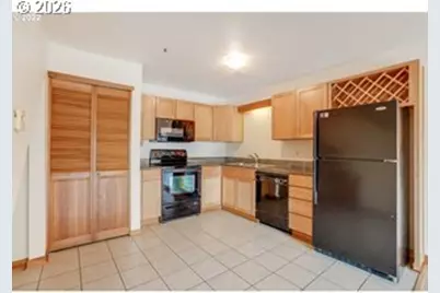 910 NW Naito Pkwy #I23, Portland, OR 97209 - Photo 5