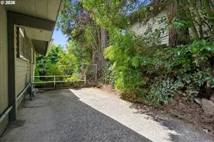 2833 NE 89th Ave, Portland, OR 97220 - Photo 5