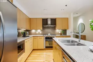 1310 NW Naito Parkway, Portland, OR 97209 - Photo 15