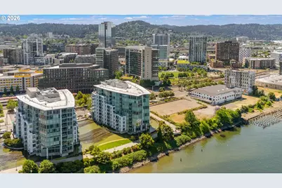 1310 NW Naito Pkwy #706A, Portland, OR 97209 - Photo 43