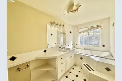 20125 SE Foster Rd, Damascus, OR 97089 - Photo 17