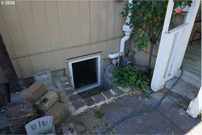 7819 SE Duke St, Portland, OR 97206 - Photo 7