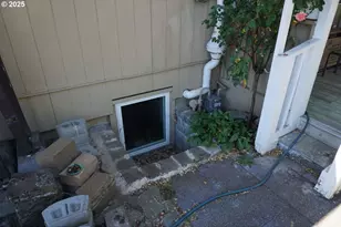 7819 SE Duke St, Portland, OR 97206 - Photo 7