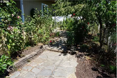 7819 SE Duke St, Portland, OR 97206 - Photo 15