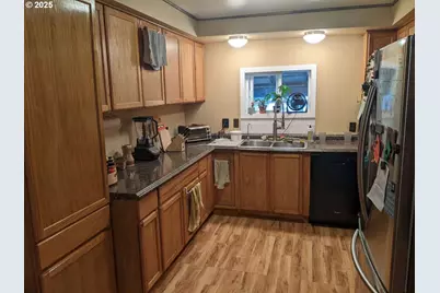 7819 SE Duke St, Portland, OR 97206 - Photo 13