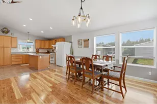 1000 S McKern Ct, Newberg, OR 97132 - Photo 15