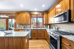 1943 NW Millcrest Pl, Portland, OR 97229 - Photo 9