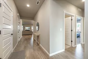 912 NW 26th Wy, Battle Ground, WA 98604 - Photo 5