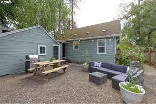 928 SE Davis St, McMinnville, OR 97128 - Photo 17