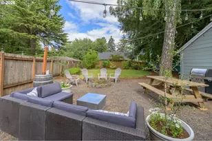 928 SE Davis St, McMinnville, OR 97128 - Photo 11