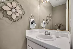 13721 SW Tracy Pl, Tigard, OR 97223 - Photo 21
