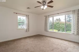 461 W Broccoli St, Roseburg, OR 97471 - Photo 11