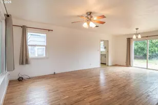 461 W Broccoli St, Roseburg, OR 97471 - Photo 7