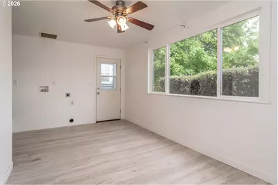 461 W Broccoli St, Roseburg, OR 97471 - Photo 23