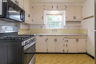 461 W Broccoli St, Roseburg, OR 97471 - Photo 17