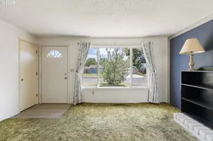 1911 Palos Verdes Dr, Roseburg, OR 97471 - Photo 7