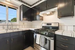 1911 Palos Verdes Dr, Roseburg, OR 97471 - Photo 19