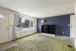 1911 Palos Verdes Dr, Roseburg, OR 97471 - Photo 9
