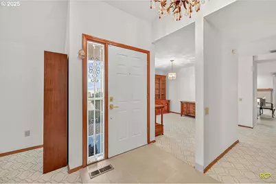 2332 NE 158th Ave, Portland, OR 97230 - Photo 3