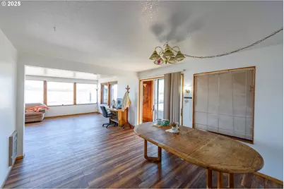 2238 Tremont St, North Bend, OR 97459 - Photo 11
