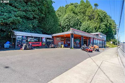 2238 Tremont St, North Bend, OR 97459 - Photo 1