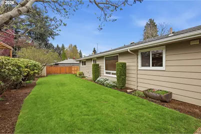 1420 Evergreen Dr, Eugene, OR 97404 - Photo 27