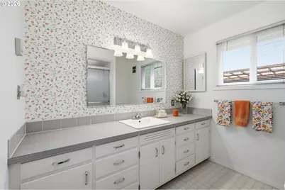 1420 Evergreen Dr, Eugene, OR 97404 - Photo 17