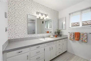 1420 Evergreen Dr, Eugene, OR 97404 - Photo 17