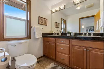 21805 Boones Ferry Rd NE, Aurora, OR 97002 - Photo 33