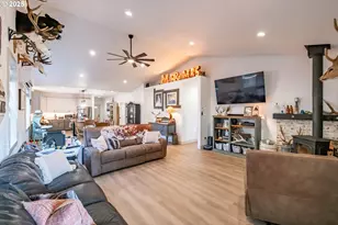 547 W Fourth St, Coquille, OR 97423 - Photo 19