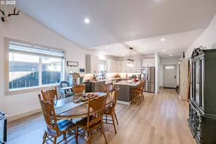 547 W Fourth St, Coquille, OR 97423 - Photo 15